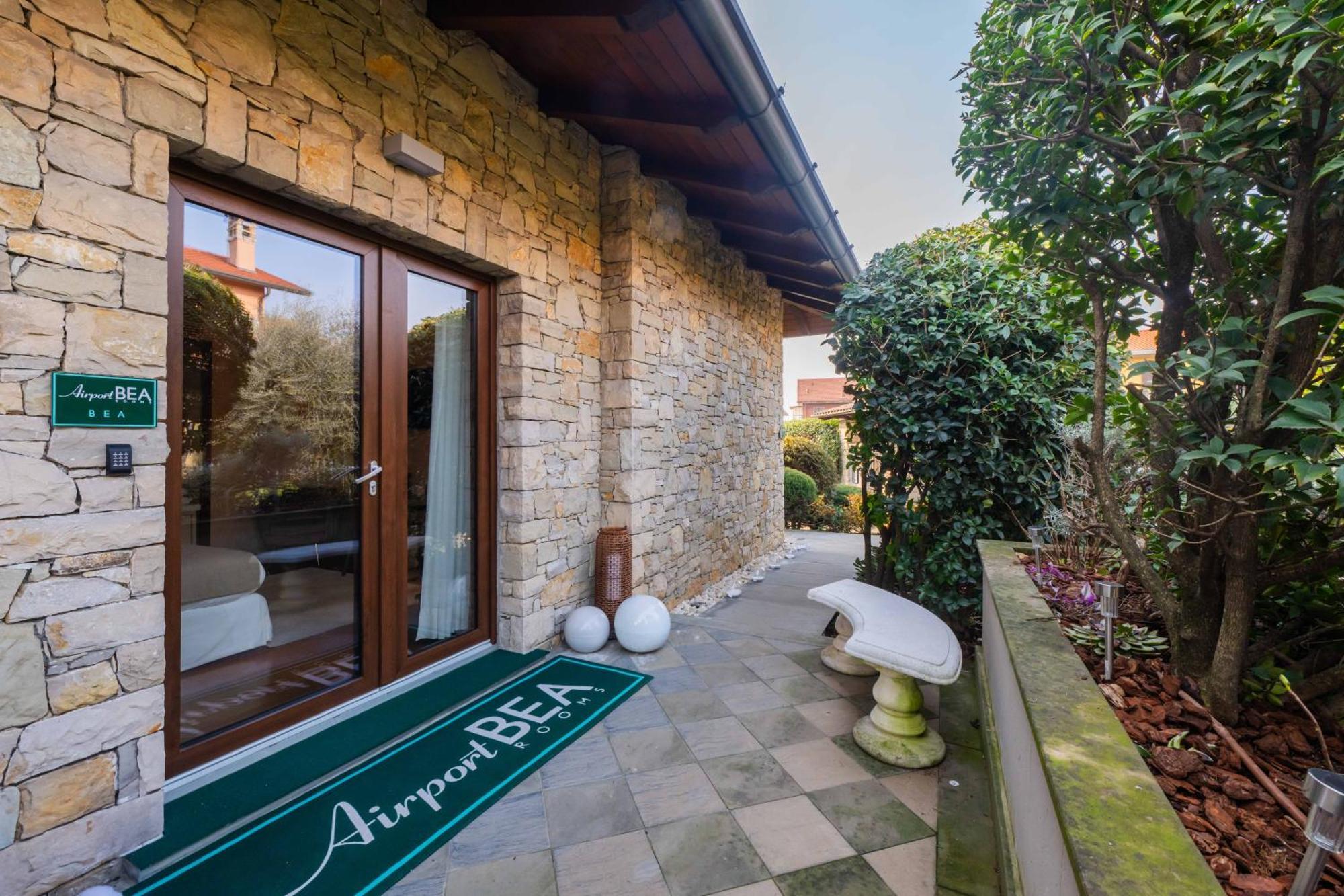 Airport Bea Rooms Azzano San Paolo Exterior photo